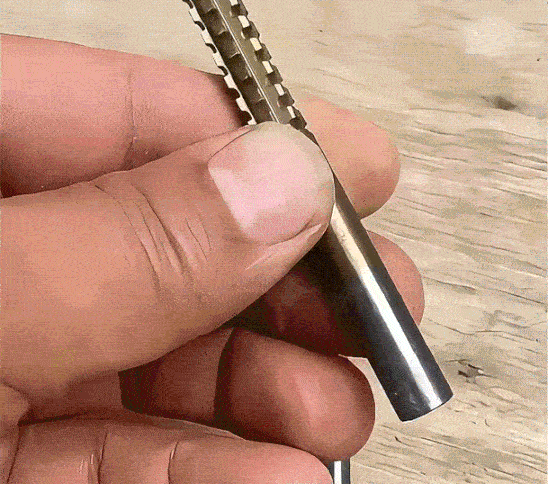 How to use the twist drill bit set